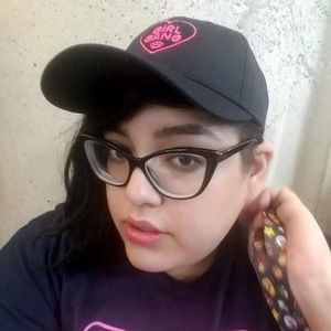 Meet your Posher, Lizzette